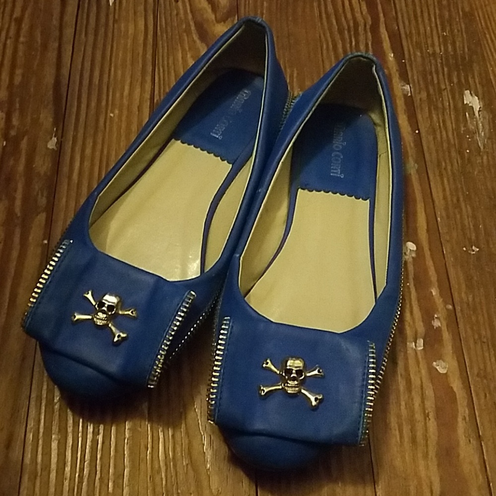 Blue skull and crossbones flats
